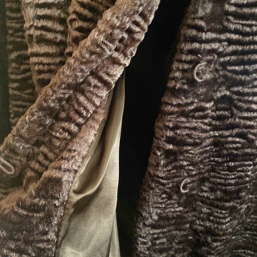 Lauren Ralph Lauren NWT XL brown faux fur coat. - Picture 4 of 10
